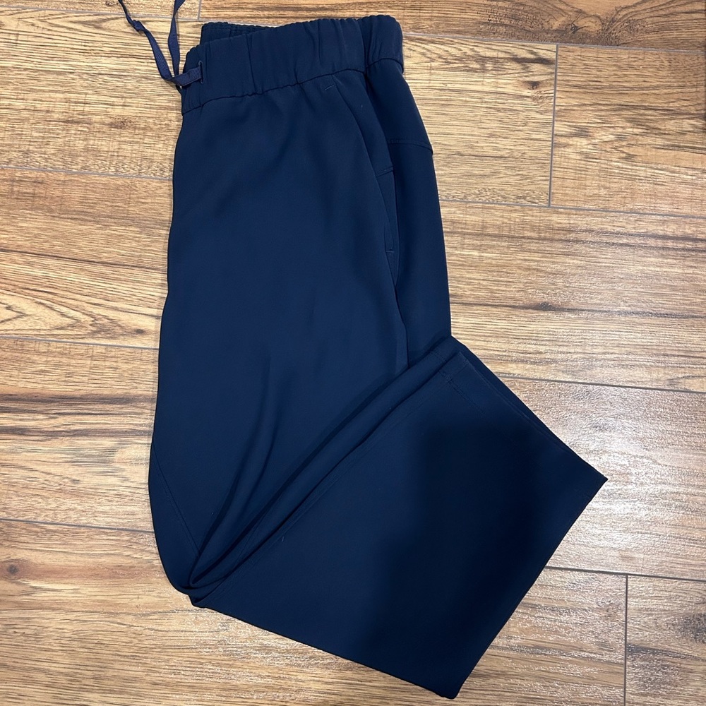 Lululemon woven on the fly  Navy Pants